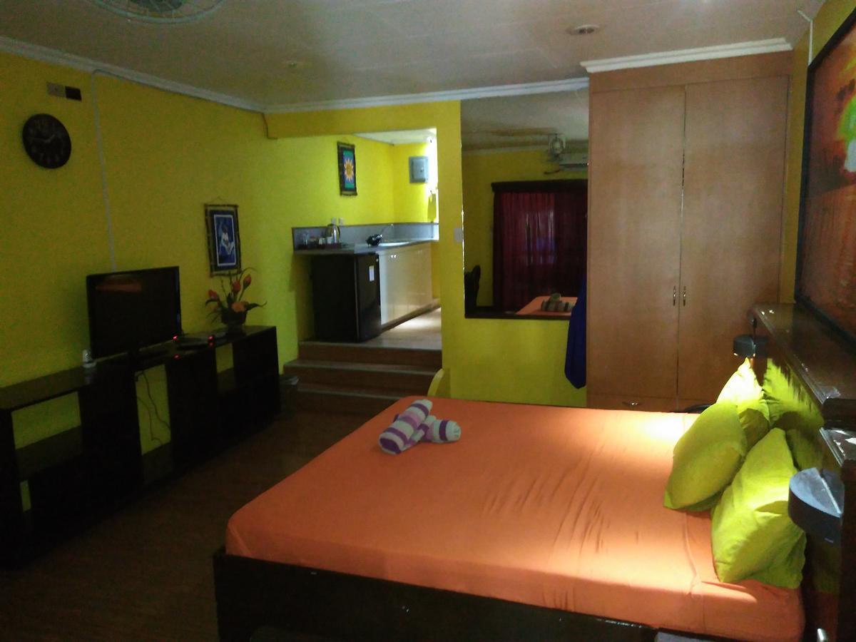Mango'S Beachfront Resort Olongapo Εξωτερικό φωτογραφία